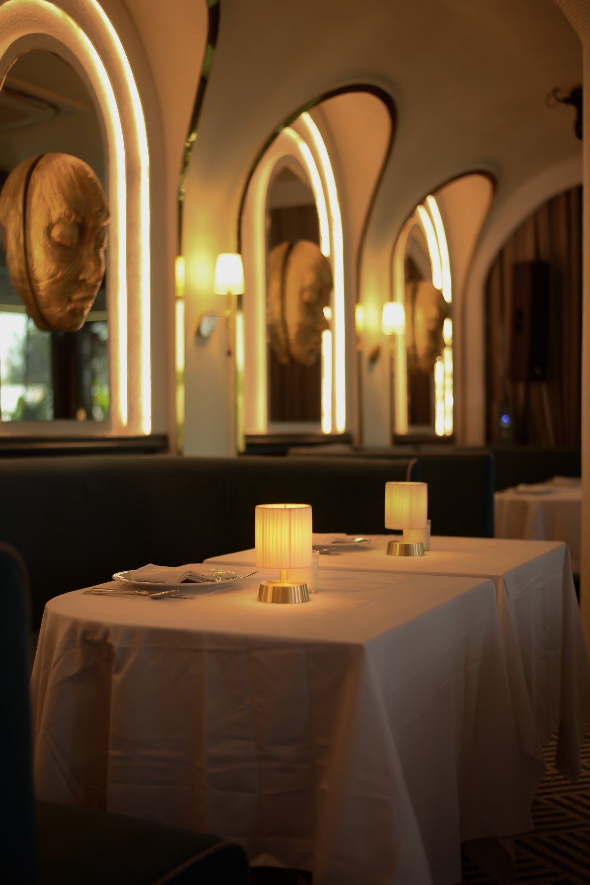 La Luna Abuja &mdash; Lamplit tables