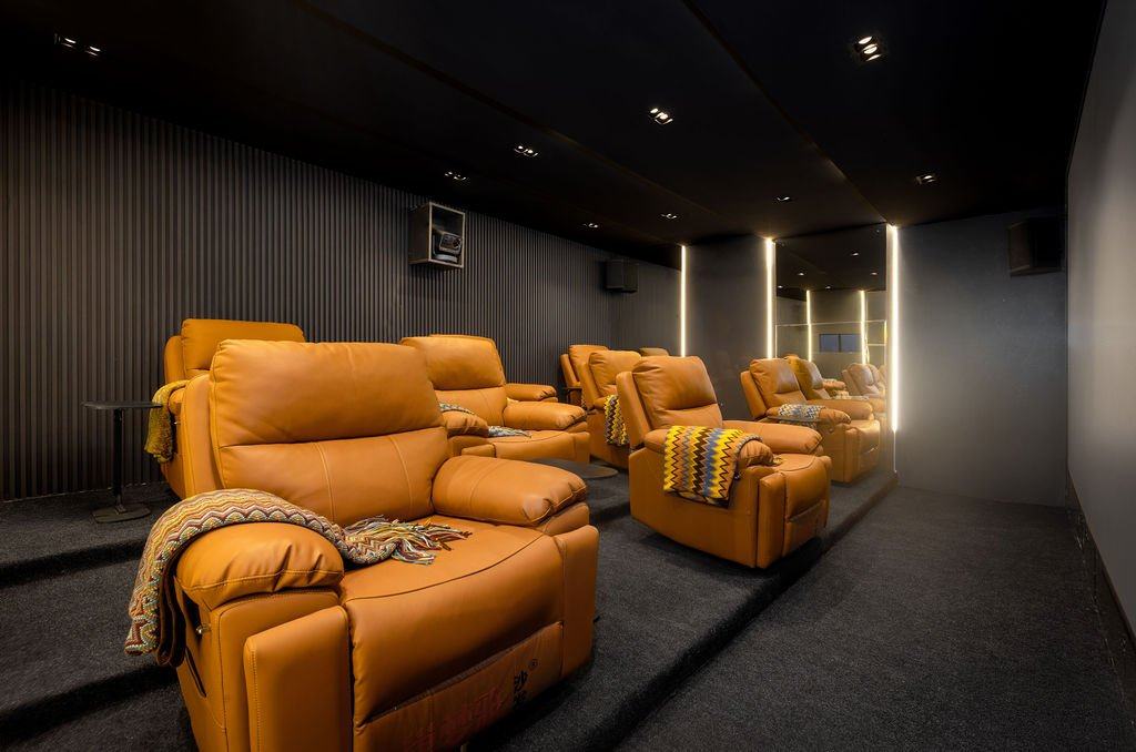 Ivy Lush Hotel, Warri &mdash; Private cinema
