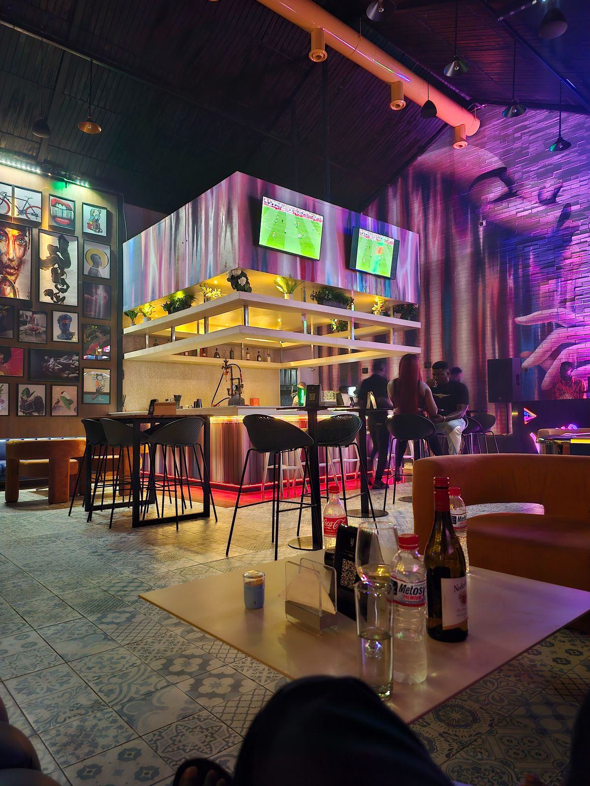 UJ Warri &mdash; Bar & mural wall